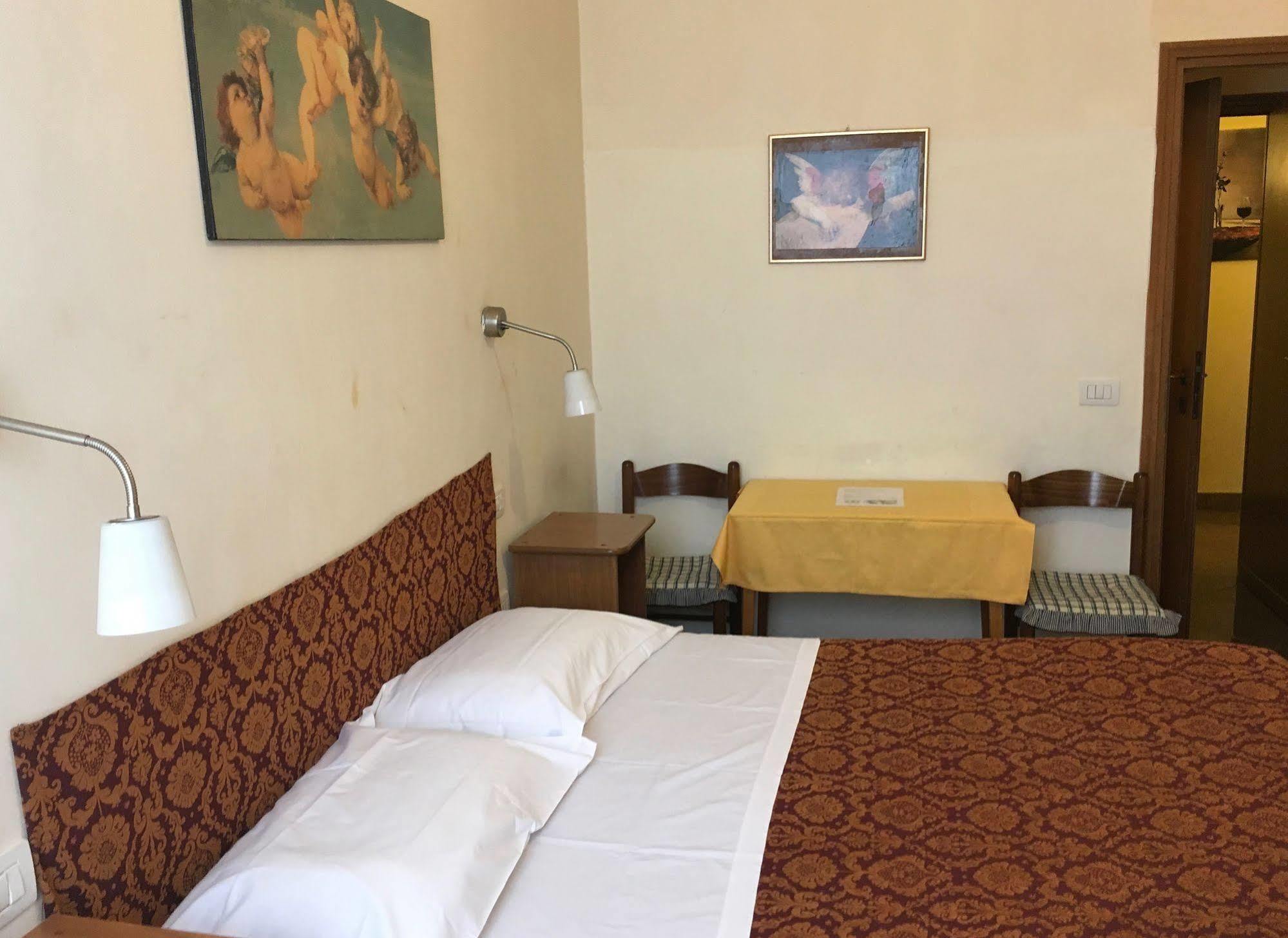 פירנצה Hotel Nazionale מראה חיצוני תמונה